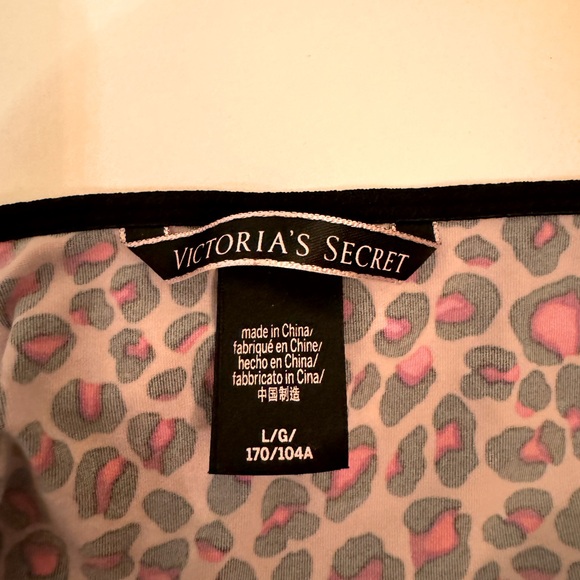 Victoria’s Secret cheetah nightgown, size large never worn - Picture 3 of 7